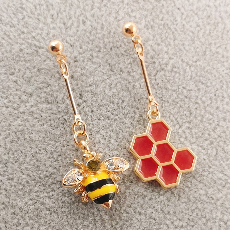 Bee Hexagonal Honeycomb Cute Stud Earrings Honeycomb Honey Irregular Ear Studs Simple And Elegant Geometric Ear Studs